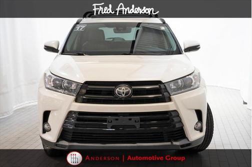 2017 Toyota Highlander SE