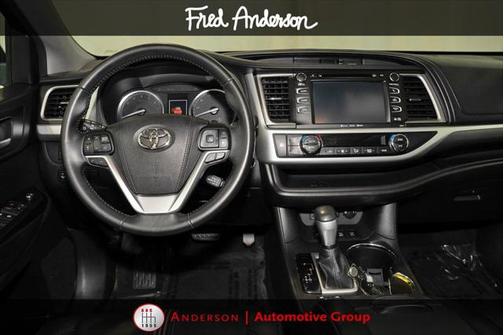 2017 Toyota Highlander SE