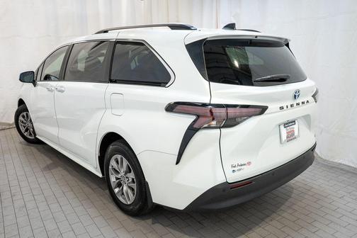 2025 Toyota Sienna XLE