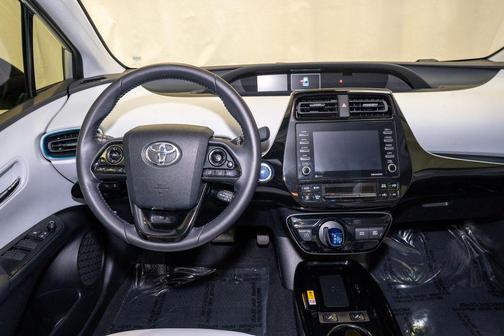 2022 Toyota Prius XLE
