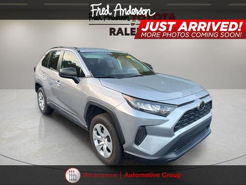 2020 Toyota RAV4 LE