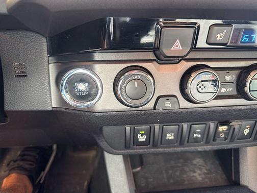 2017 Toyota Tacoma TRD Sport