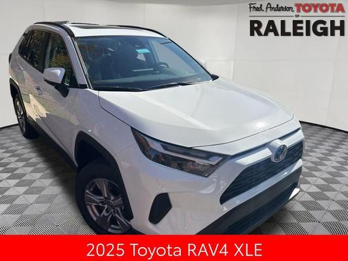 2025 Toyota RAV4 XLE