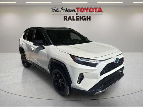2022 Toyota RAV4 Hybrid SE