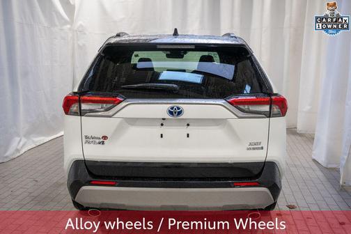 2022 Toyota RAV4 Hybrid SE