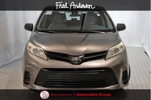 2020 Toyota Sienna SE