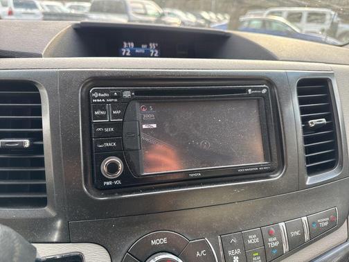 2014 Toyota Sienna LE