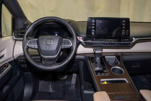 2021 Toyota Sienna XLE 7 Passenger