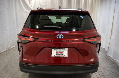 2021 Toyota Sienna XLE 7 Passenger