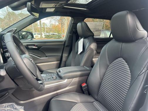 2026 Toyota Highlander XSE