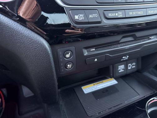 2022 Honda Pilot AWD Black Edition