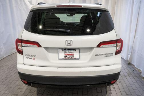 2022 Honda Pilot AWD Black Edition