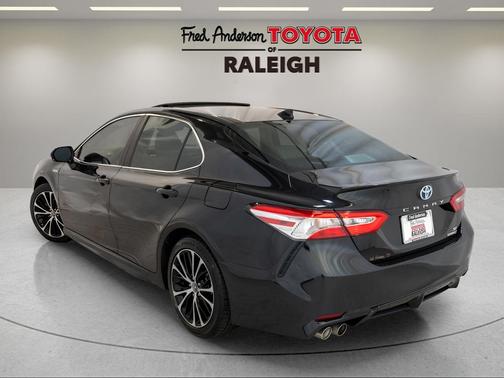 2020 Toyota Camry SE