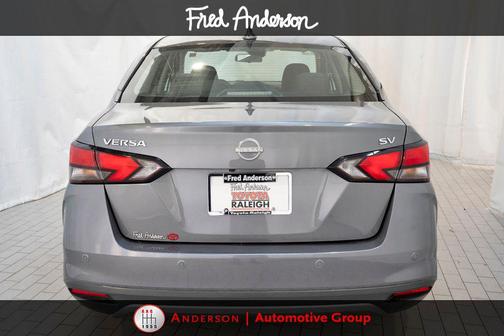 2023 Nissan Versa 1.6 SV