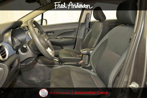 2023 Nissan Versa 1.6 SV