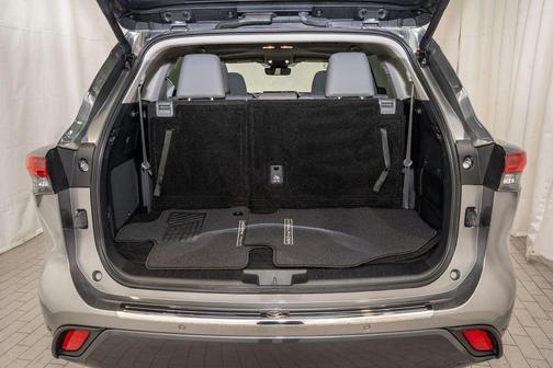 2025 Toyota Highlander Hybrid Limited