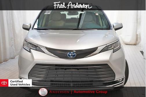 2022 Toyota Sienna XLE 8 Passenger