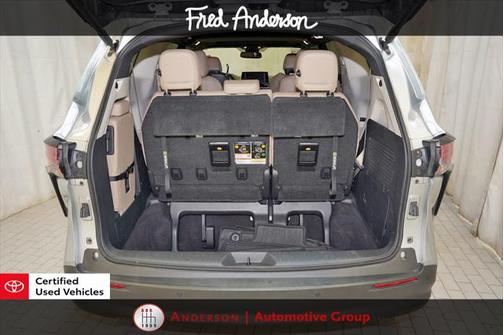 2022 Toyota Sienna XLE 8 Passenger