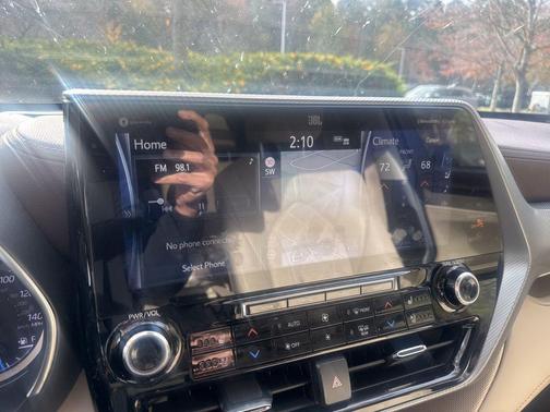 2022 Toyota Highlander Hybrid Platinum