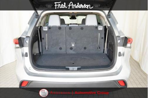 2022 Toyota Highlander Hybrid XLE