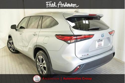 2022 Toyota Highlander Hybrid XLE