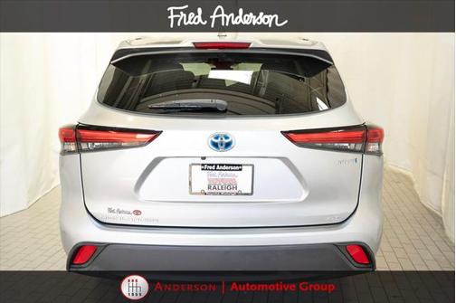 2022 Toyota Highlander Hybrid XLE