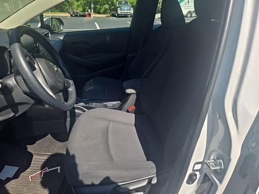 White 2022 Toyota Corolla LE