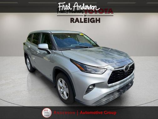 2024 Toyota Highlander LE