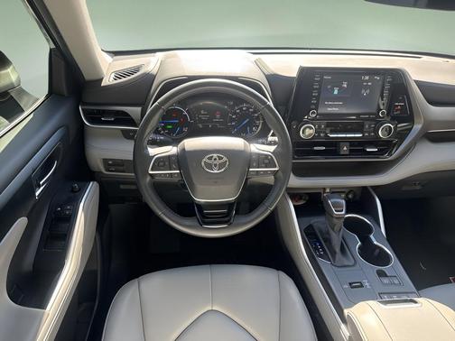 2020 Toyota Highlander Hybrid XLE