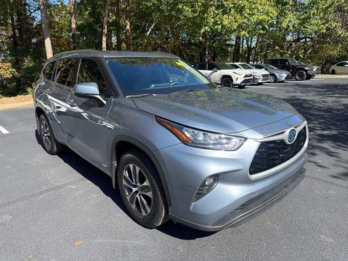2020 Toyota Highlander Hybrid XLE