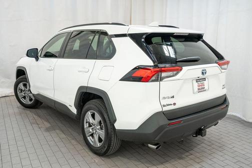2022 Toyota RAV4 Hybrid XLE