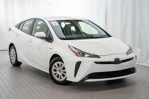 2022 Toyota Prius LE