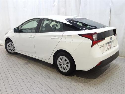 2022 Toyota Prius LE