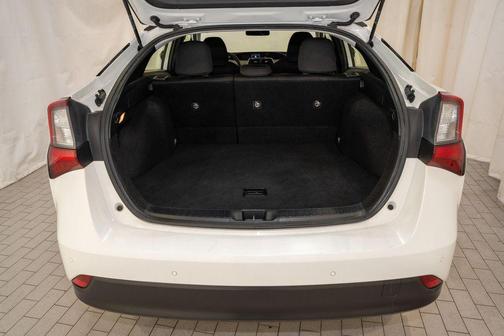 2022 Toyota Prius LE