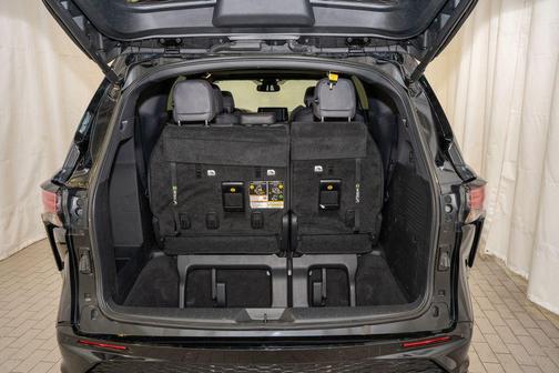 2022 Toyota Sienna XSE 7 Passenger