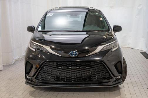 2022 Toyota Sienna XSE 7 Passenger