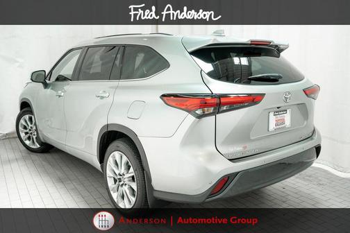 Celestial Silver Metallic 2022 Toyota Highlander Limited
