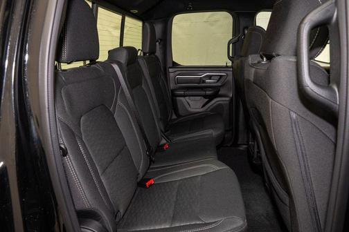 Diamond Black Crystal Pearlcoat 2025 RAM 1500 Big Horn/Lone Star