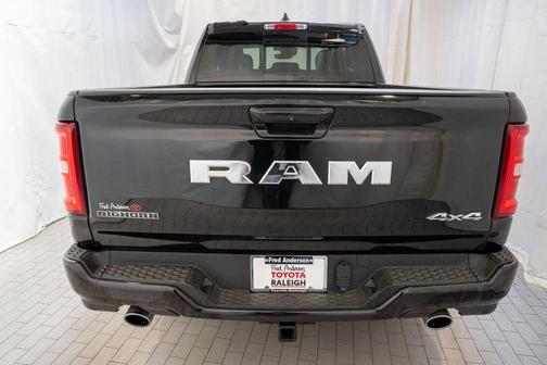 Diamond Black Crystal Pearlcoat 2025 RAM 1500 Big Horn/Lone Star