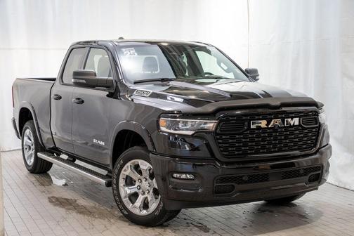 Diamond Black Crystal Pearlcoat 2025 RAM 1500 Big Horn/Lone Star