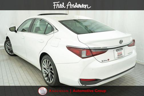 2024 Lexus ES 300h Luxury
