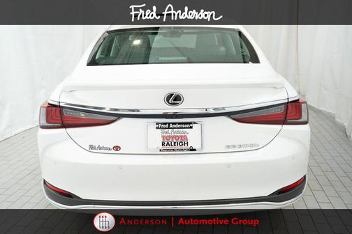 2024 Lexus ES 300h Luxury