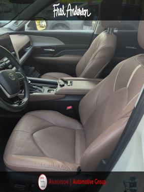Coastal Cream 2024 Toyota Grand Highlander Platinum