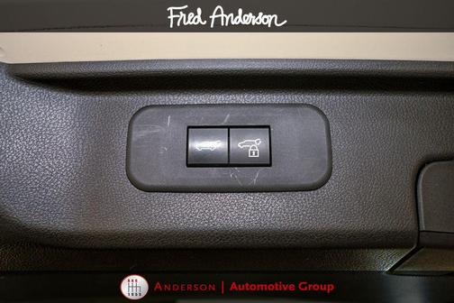 Coastal Cream 2024 Toyota Grand Highlander Platinum