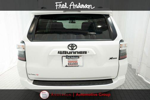 Super White 2019 Toyota 4Runner SR5