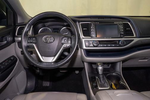 2018 Toyota Highlander Limited Platinum