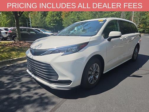 Ice Cap 2024 Toyota Sienna LE