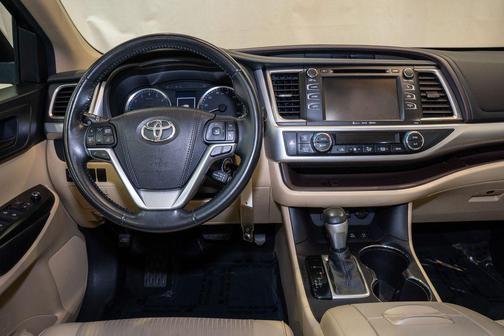 2017 Toyota Highlander LE Plus