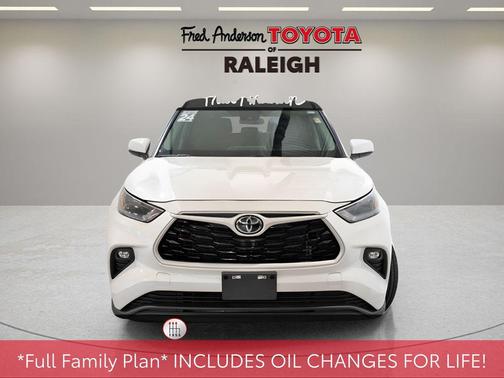 2024 Toyota Highlander LE