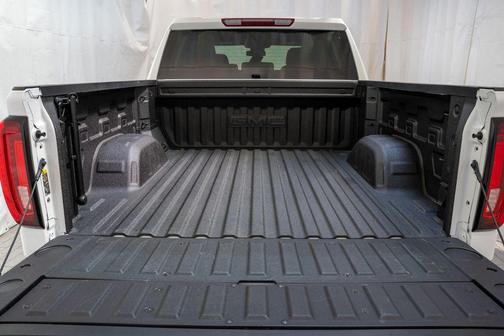 Summit White 2022 GMC Sierra 1500 SLT